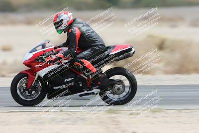 media/May-05-2025-Moto Forza (Mon) [[3c1838c5e5]]/2-B Group/Session 3 (Panning Test Turn 14 Inside)/